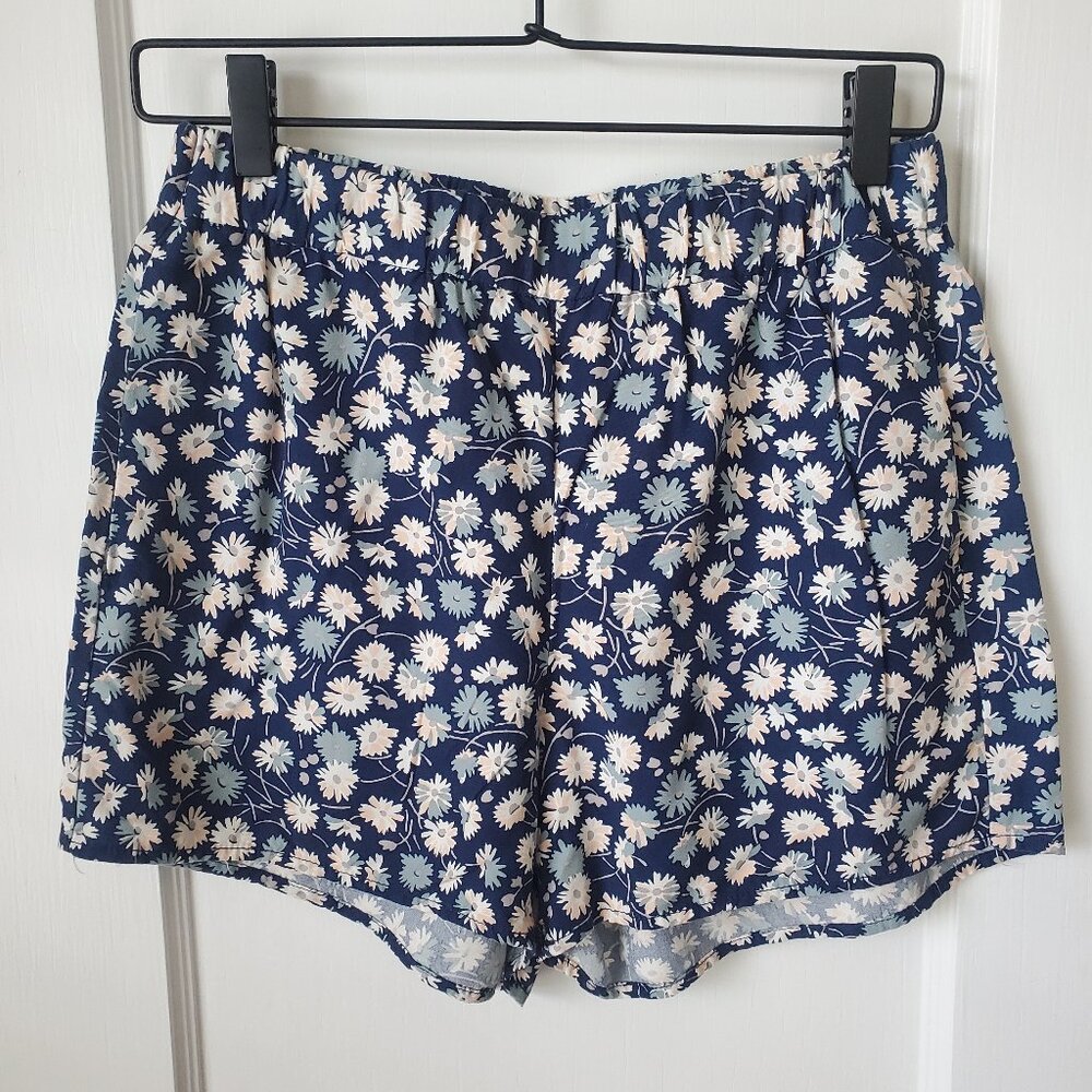 Drapey Pull-On Shorts in French Floral
